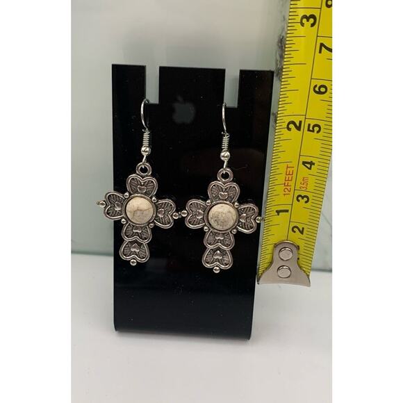 NWT Cream / Ivory Stone & Silver Tone Cross Pierced Earrings Boho Southwestern - Picture 4 of 4